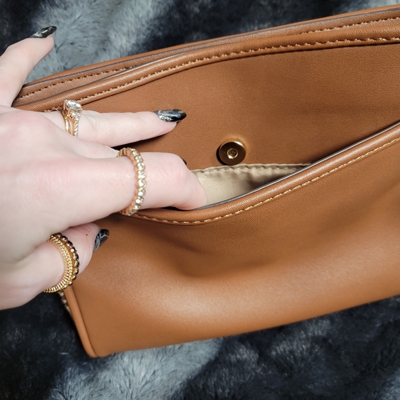 ⚡️EVERYTHING MUST GO⚡️Anne Klein crossbody ⚡️WHOLE PAGE $25 &UNDER⚡️ - Picture 5 of 9